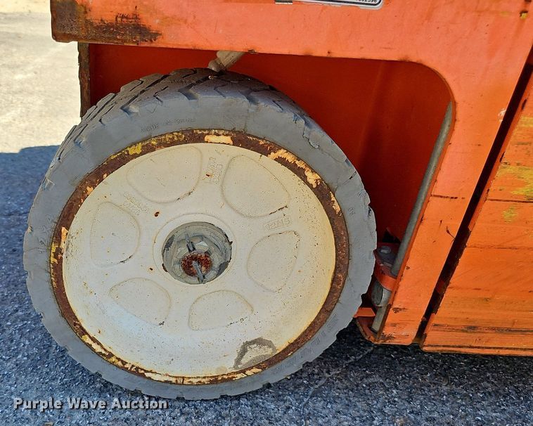 image for item DQ1177 2016 Snorkel S3219E  scissor lift