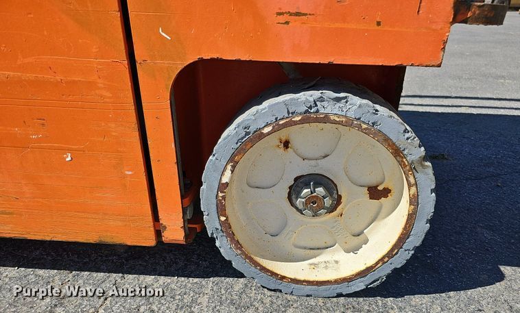 image for item DQ1177 2016 Snorkel S3219E  scissor lift