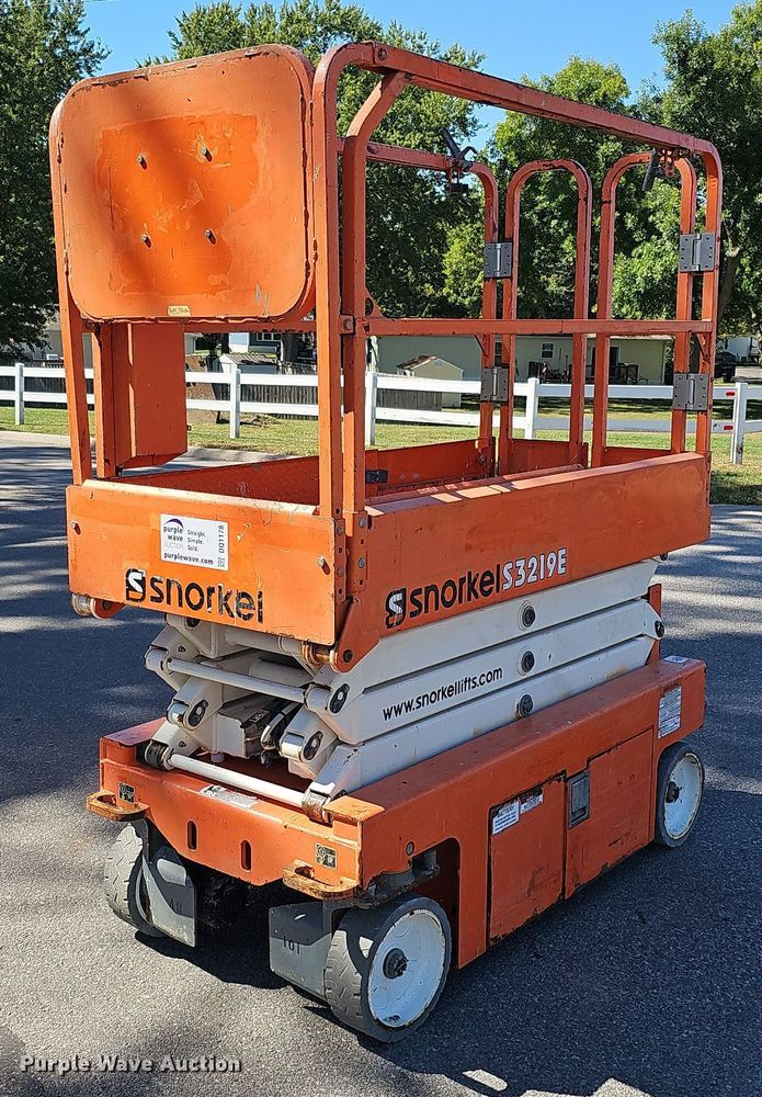 image for item DQ1178 2016 Snorkel S3219E  scissor lift