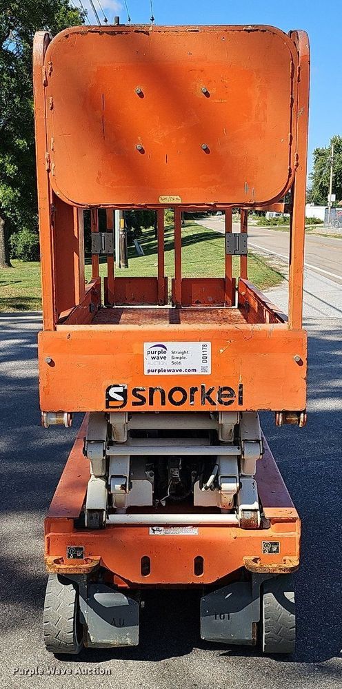 image for item DQ1178 2016 Snorkel S3219E  scissor lift