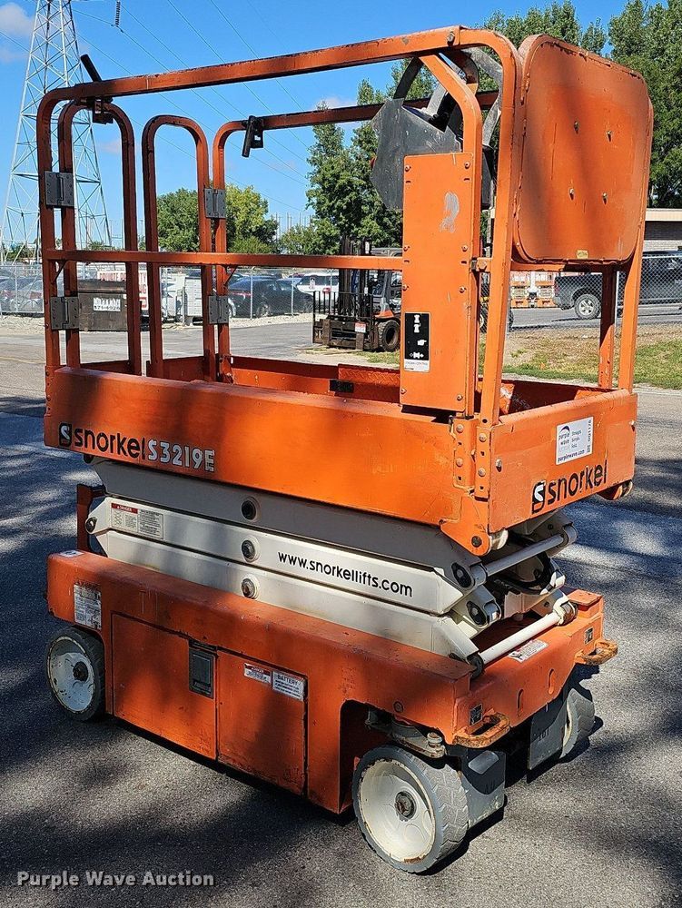 image for item DQ1178 2016 Snorkel S3219E  scissor lift