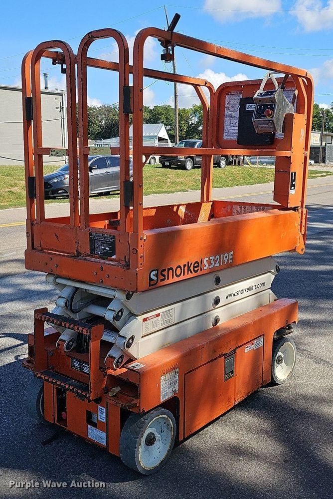image for item DQ1178 2016 Snorkel S3219E  scissor lift