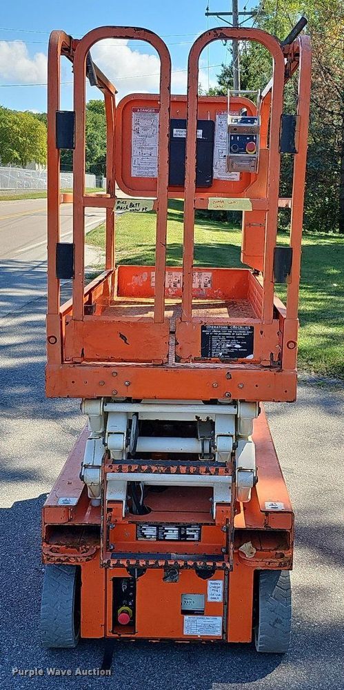 image for item DQ1178 2016 Snorkel S3219E  scissor lift