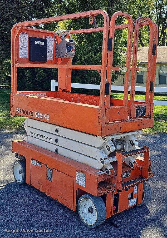 image for item DQ1178 2016 Snorkel S3219E  scissor lift