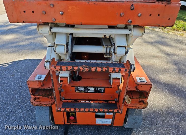 image for item DQ1178 2016 Snorkel S3219E  scissor lift