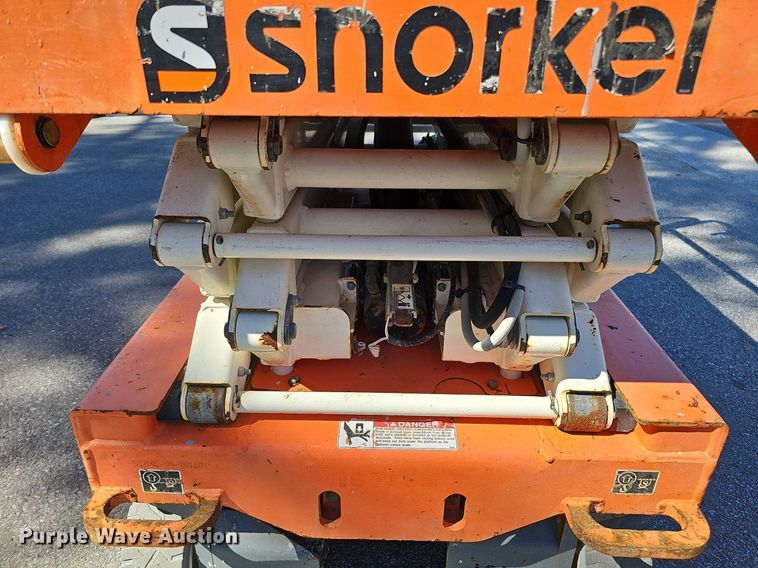 image for item DQ1178 2016 Snorkel S3219E  scissor lift