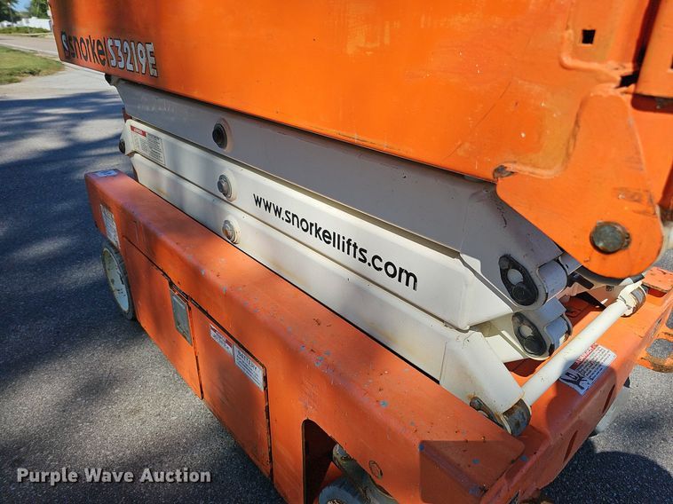 image for item DQ1178 2016 Snorkel S3219E  scissor lift