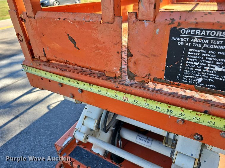 image for item DQ1178 2016 Snorkel S3219E  scissor lift