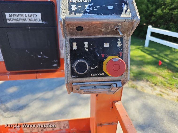 image for item DQ1178 2016 Snorkel S3219E  scissor lift