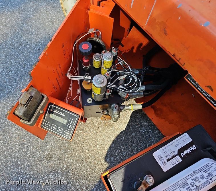 image for item DQ1178 2016 Snorkel S3219E  scissor lift