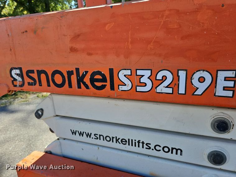 image for item DQ1178 2016 Snorkel S3219E  scissor lift