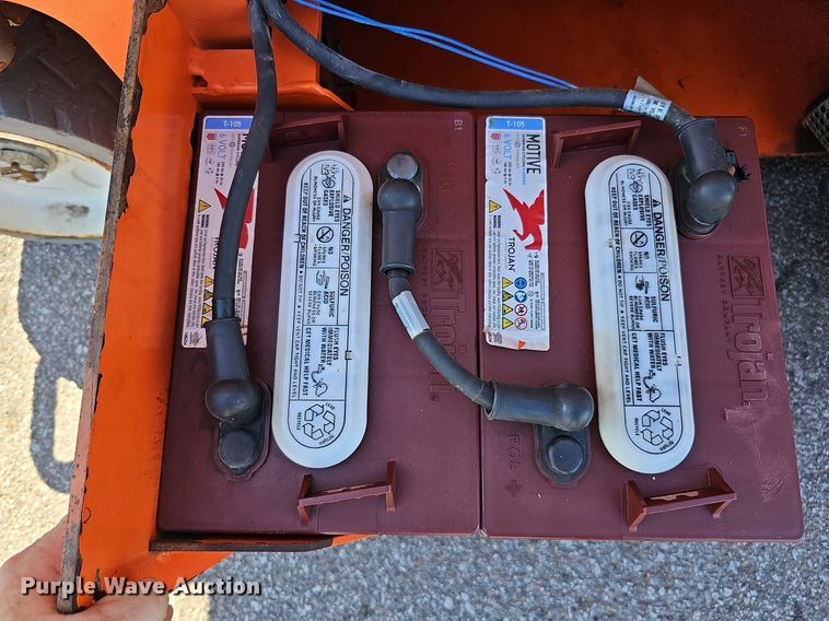 image for item DQ1178 2016 Snorkel S3219E  scissor lift