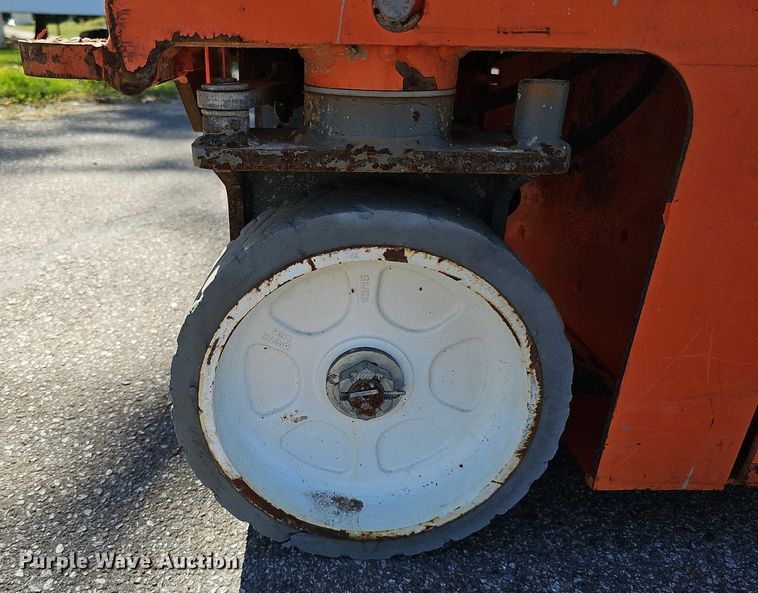 image for item DQ1178 2016 Snorkel S3219E  scissor lift