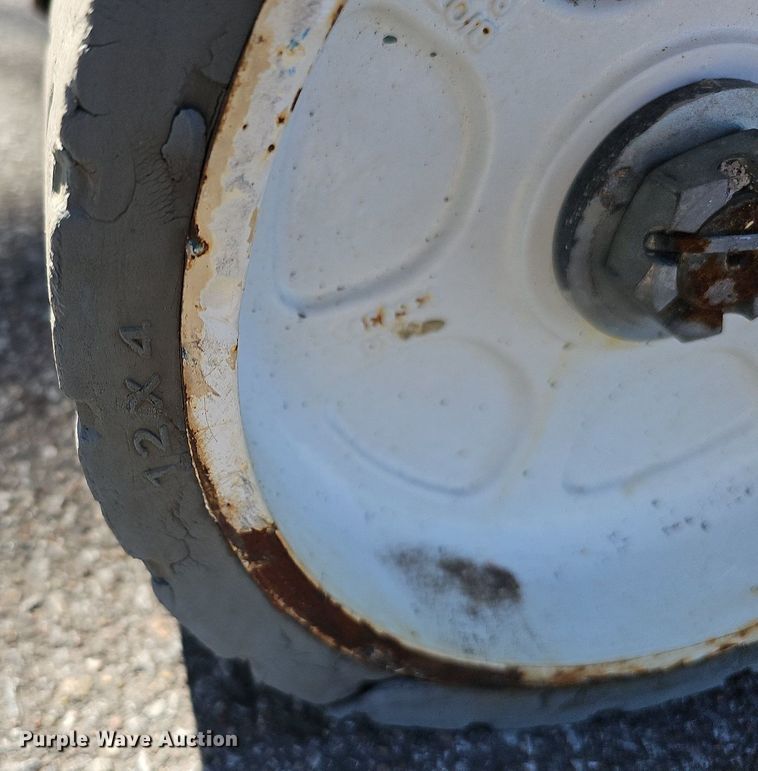 image for item DQ1178 2016 Snorkel S3219E  scissor lift