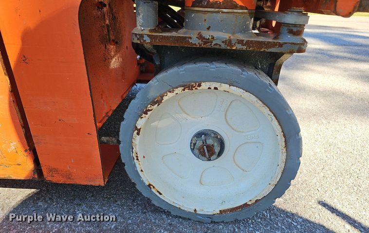 image for item DQ1178 2016 Snorkel S3219E  scissor lift