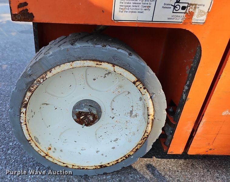 image for item DQ1178 2016 Snorkel S3219E  scissor lift