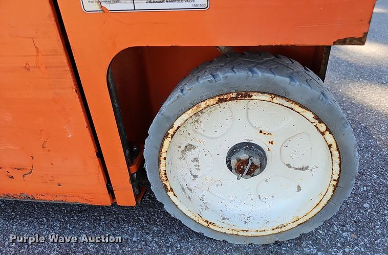 image for item DQ1178 2016 Snorkel S3219E  scissor lift