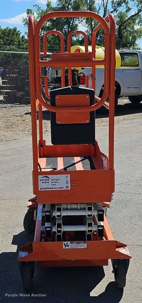 image for item DQ1179 2016 Snorkel S3008P  scissor lift