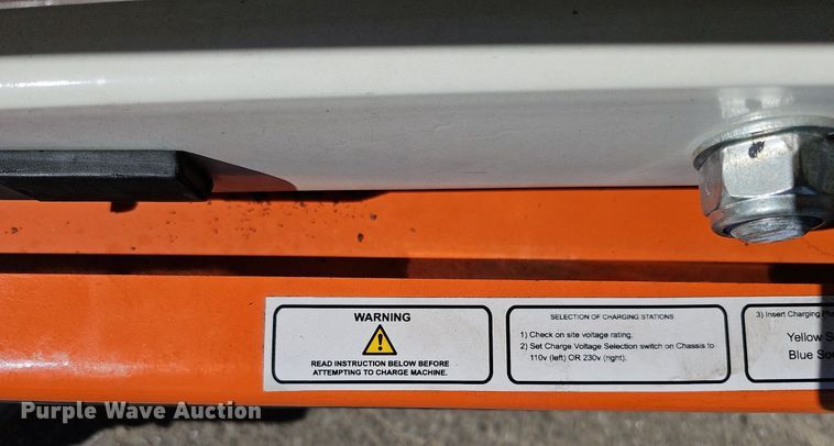 image for item DQ1179 2016 Snorkel S3008P  scissor lift