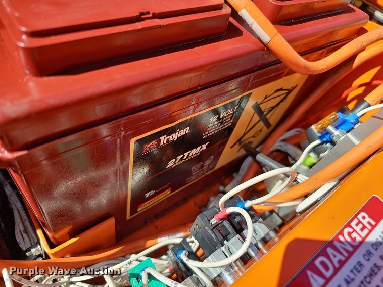 image for item DQ1179 2016 Snorkel S3008P  scissor lift