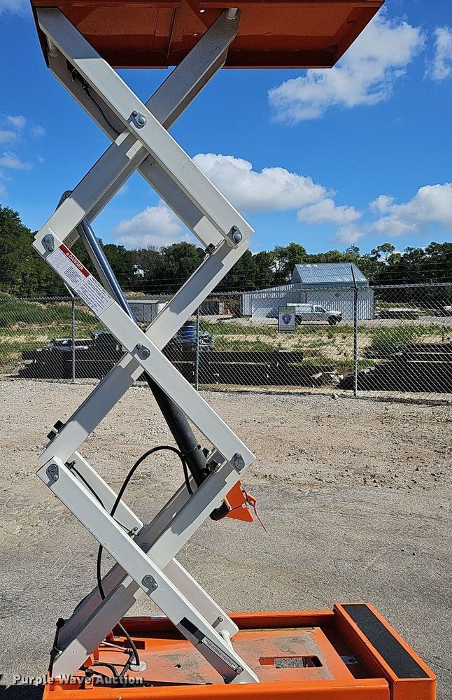 image for item DQ1179 2016 Snorkel S3008P  scissor lift