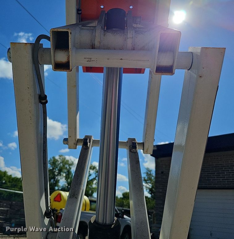 image for item DQ1179 2016 Snorkel S3008P  scissor lift