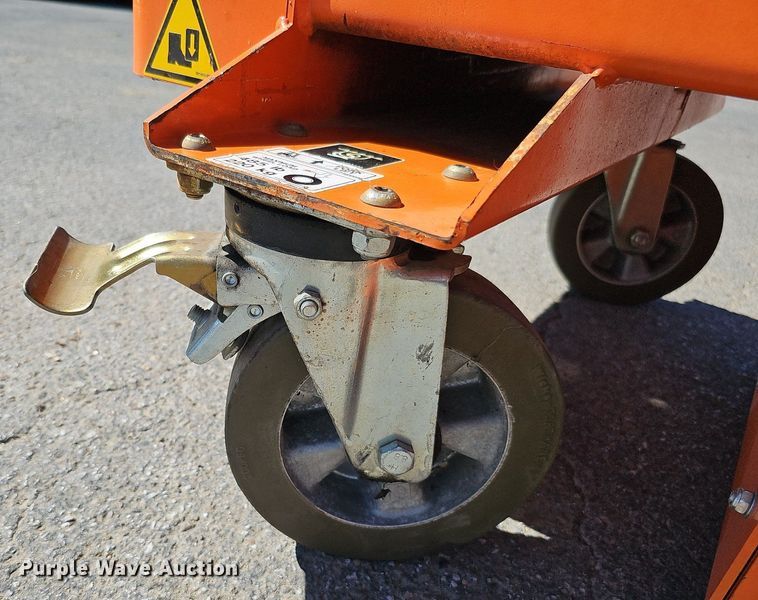 image for item DQ1179 2016 Snorkel S3008P  scissor lift