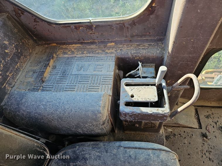 image for item DQ1182 1979 Caterpillar D9H dozer