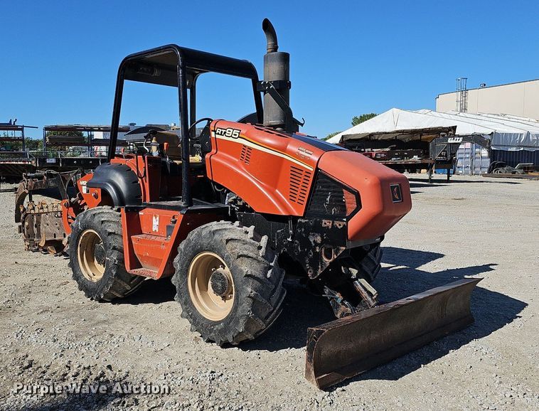 image for item DQ1201 2007 Ditch Witch RT95  trencher