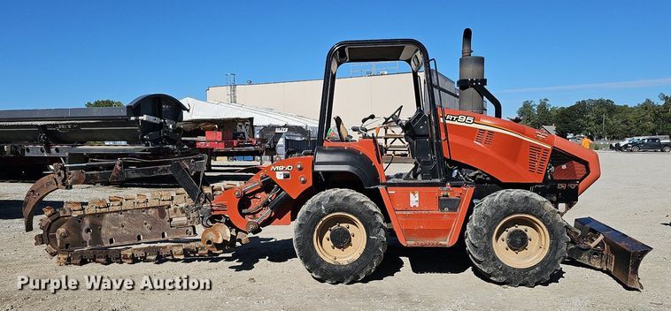 image for item DQ1201 2007 Ditch Witch RT95  trencher