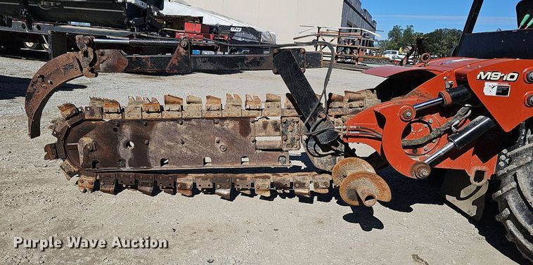 image for item DQ1201 2007 Ditch Witch RT95  trencher