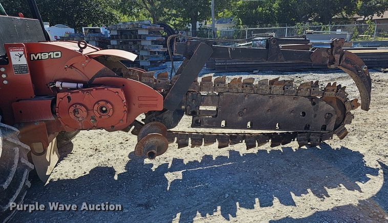 image for item DQ1201 2007 Ditch Witch RT95  trencher