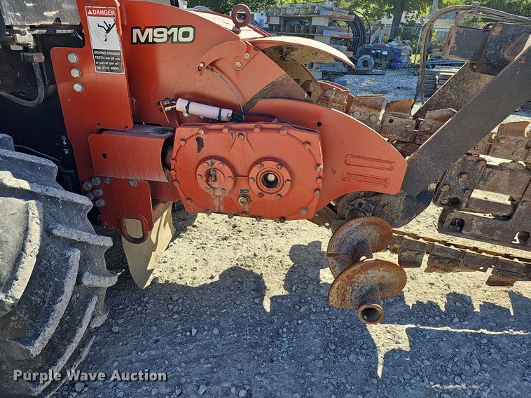 image for item DQ1201 2007 Ditch Witch RT95  trencher