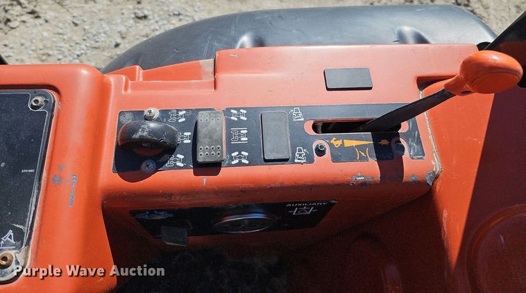 image for item DQ1201 2007 Ditch Witch RT95  trencher