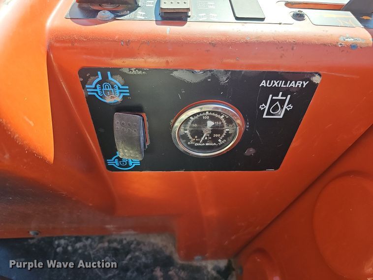 image for item DQ1201 2007 Ditch Witch RT95  trencher