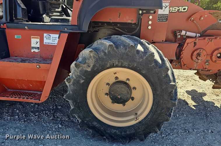 image for item DQ1201 2007 Ditch Witch RT95  trencher