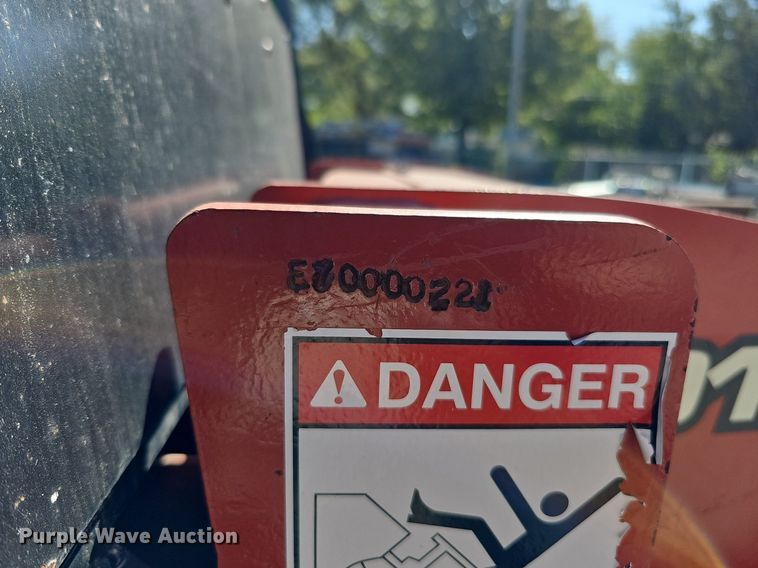 image for item DQ1201 2007 Ditch Witch RT95  trencher