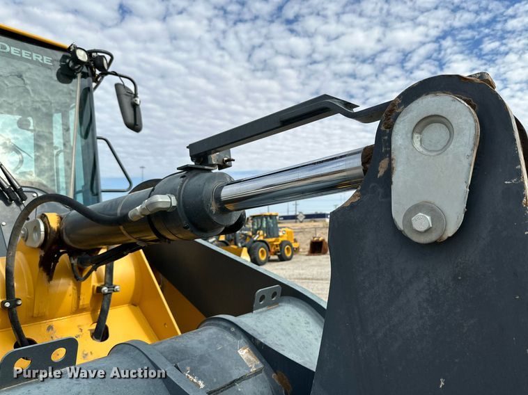 image for item DQ1439 2017 John Deere 624K-II  wheel loader