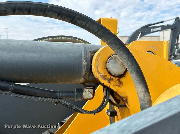 image for item DQ1439 2017 John Deere 624K-II  wheel loader