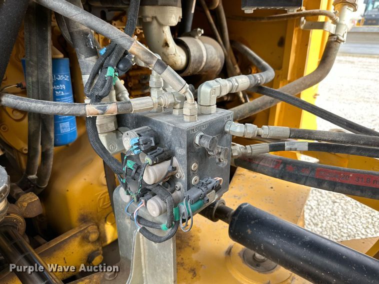 image for item DQ1439 2017 John Deere 624K-II  wheel loader