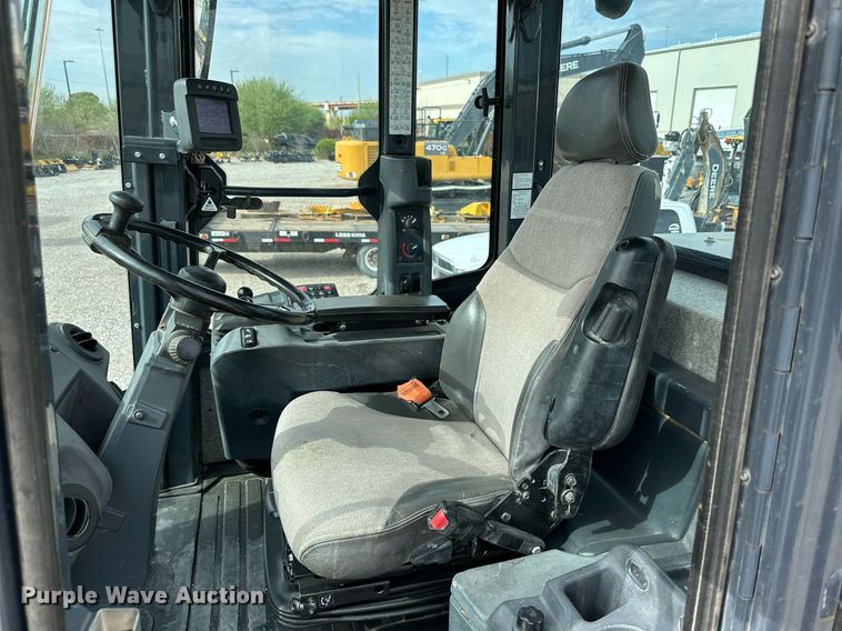 image for item DQ1439 2017 John Deere 624K-II  wheel loader