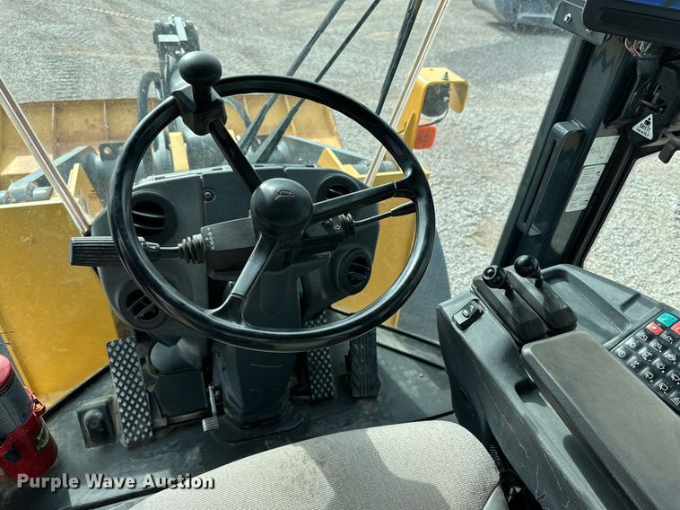 image for item DQ1439 2017 John Deere 624K-II  wheel loader