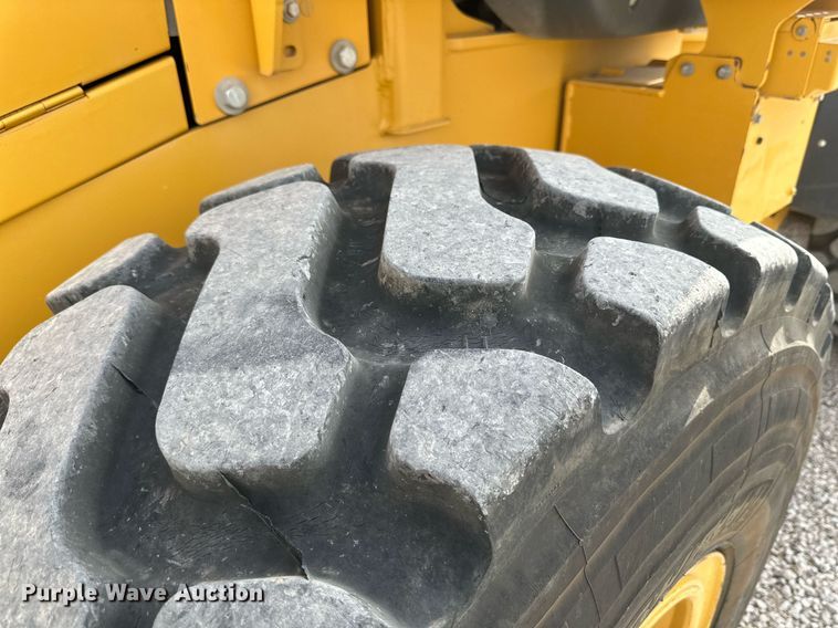 image for item DQ1439 2017 John Deere 624K-II  wheel loader