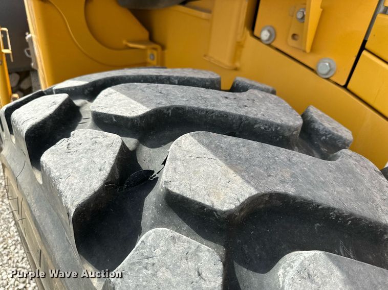 image for item DQ1439 2017 John Deere 624K-II  wheel loader