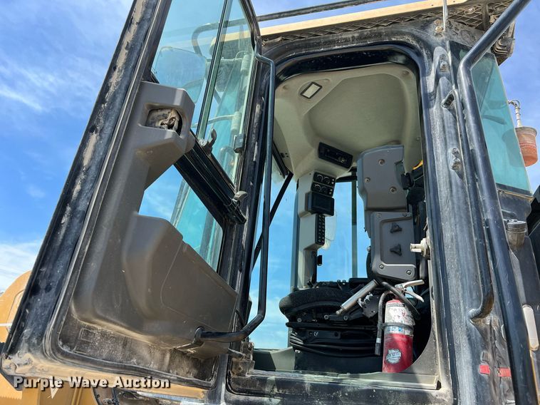 image for item DQ2202 2018 Caterpillar 972M  wheel loader