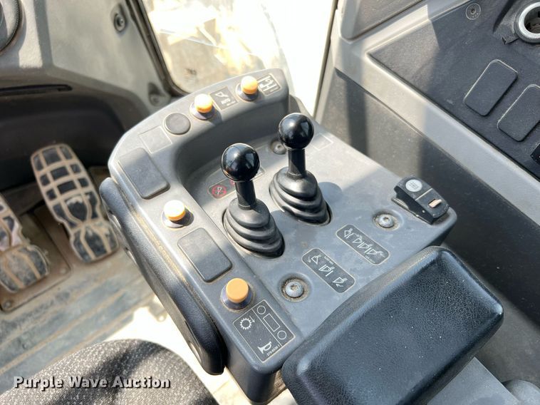 image for item DQ2202 2018 Caterpillar 972M  wheel loader