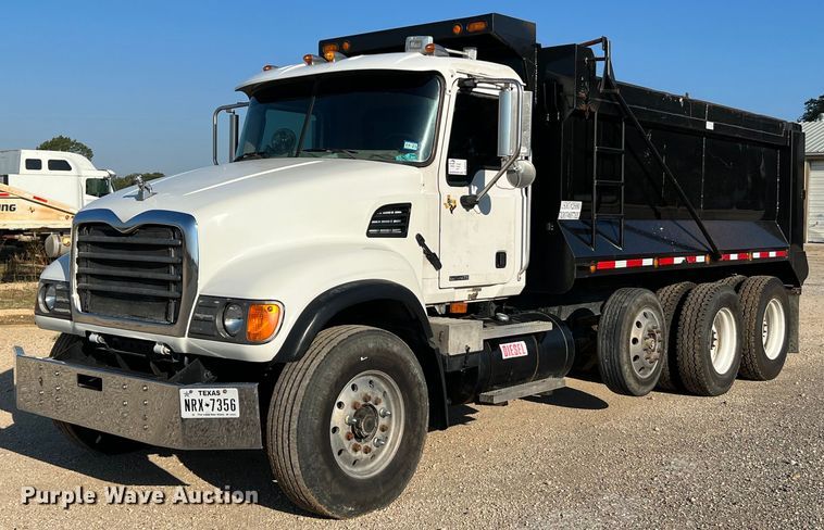 image for item DQ2207 2004 Mack CV713  dump truck