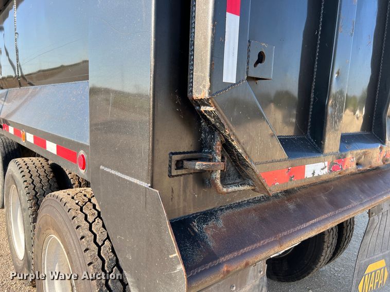 image for item DQ2207 2004 Mack CV713  dump truck