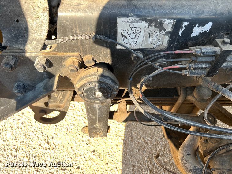 image for item DQ2207 2004 Mack CV713  dump truck