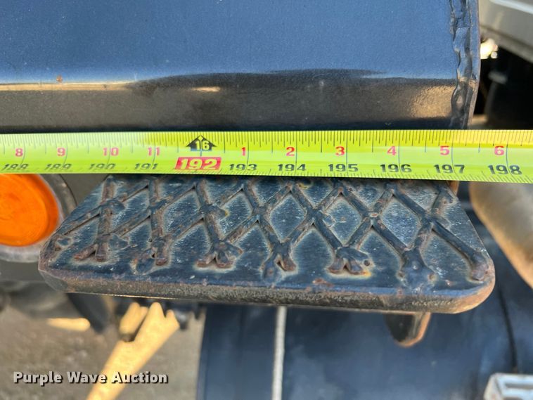 image for item DQ2207 2004 Mack CV713  dump truck